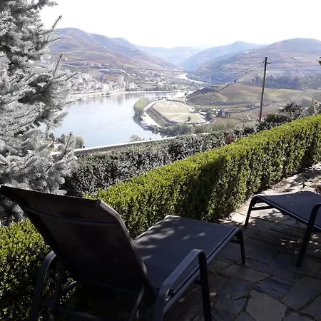 Mito's House & Douro View Alojamento de Acomodação e Pequeno-almoço Peso da Régua